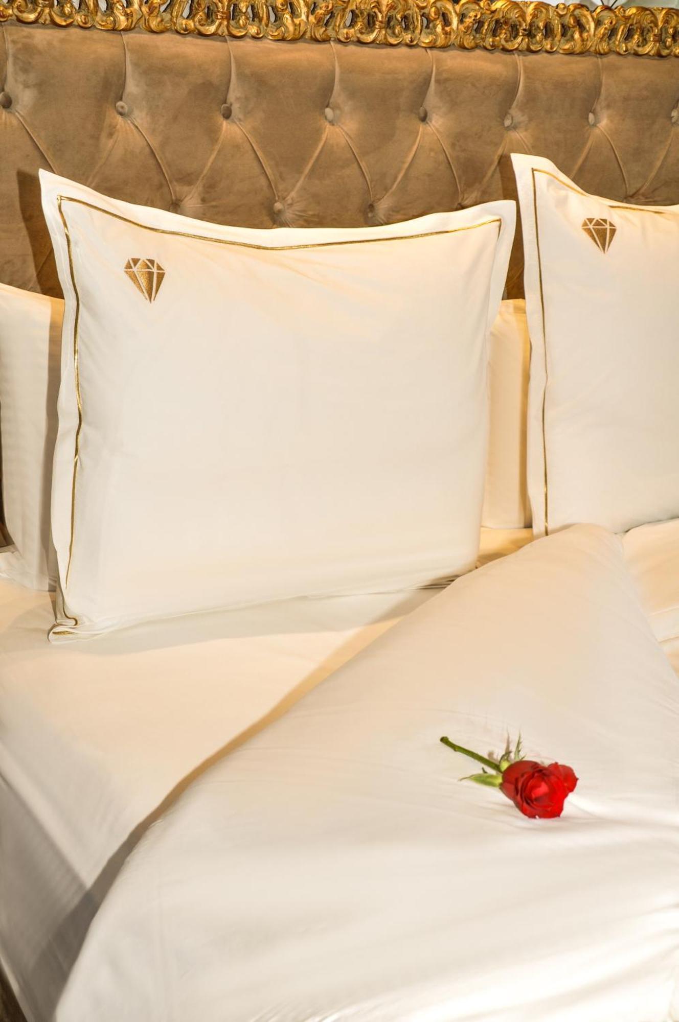 Suite Hotel Casa Diamond Casablanca Exterior photo A pillow